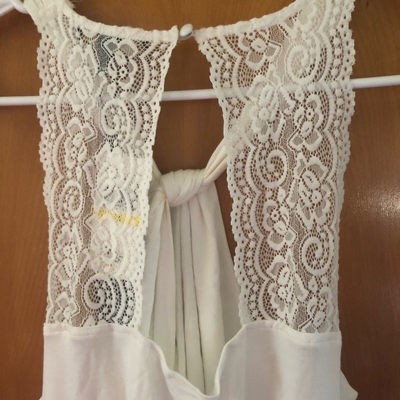 White tank - Picture 3 of 3